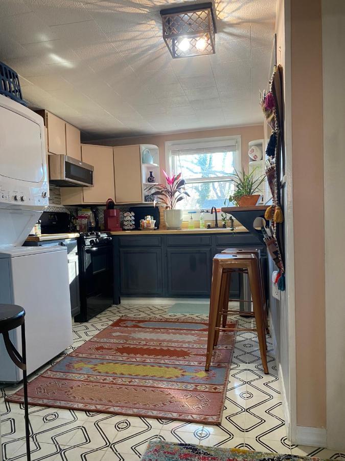 Boho-Chic Travel Pad - Unit 2 Apartamento Bloomington Exterior foto