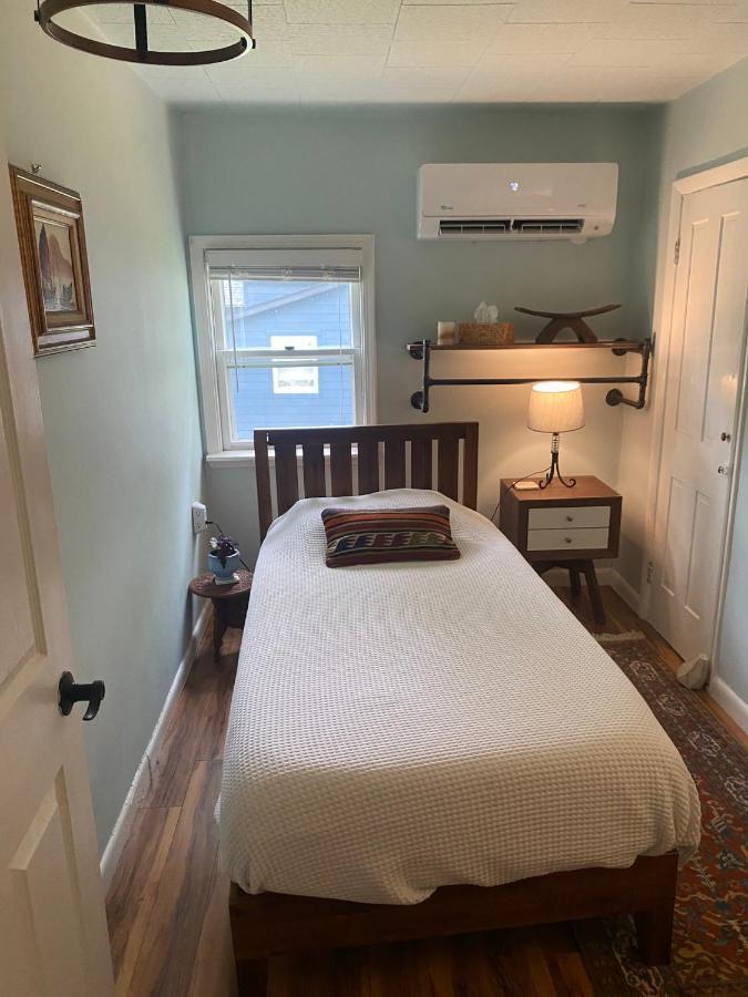 Boho-Chic Travel Pad - Unit 2 Apartamento Bloomington Exterior foto